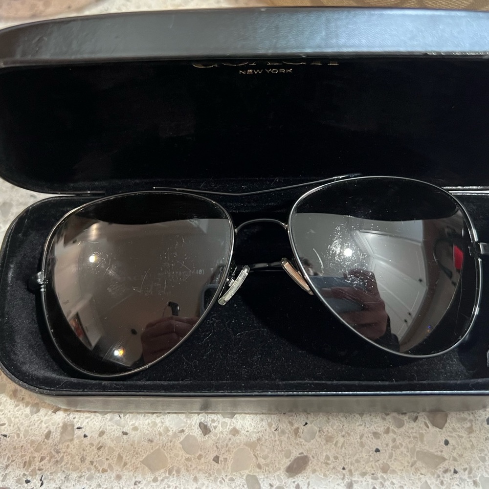 Authentic Vintage Coach Aviator Black sunglasses with wagon on sides & case